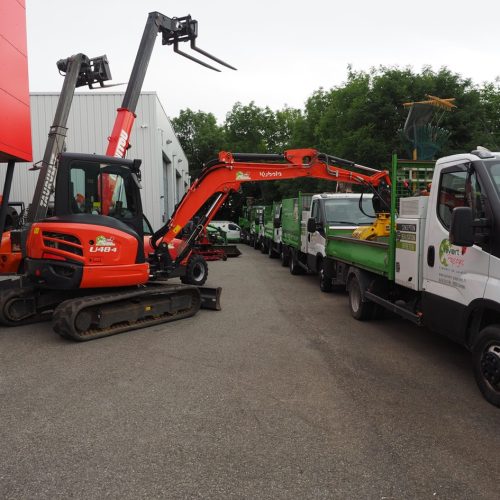 matériel de création maçonnerie terrassement paysagiste pays de gex Camion pelleteuse kubota univert terrasse (1)